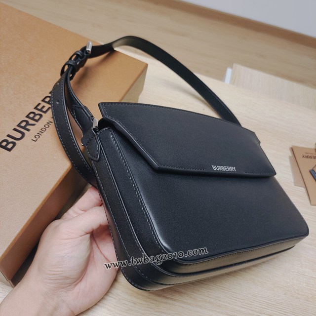 Burberry專門店新款女士肩背包 巴寶莉22秋冬款大號格紋腋下包 yxb1305